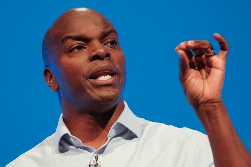 Tory Shaun Bailey's account deletes tweet praising Tommy Robinson supporters
mirror.co.uk/news/politics/…