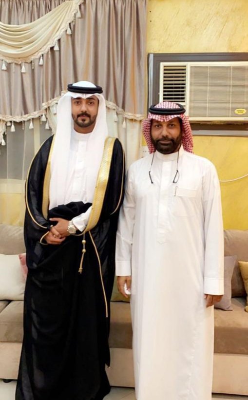 Multaqa_Aljali's tweet photo. ••

( أفراح آل طامي و آل جلي )

تم عقد قران الشاب حسام بن علي طامي على إبنة الشيخ علي بن يحيى جلي عضو هيئة الأمر بالمعروف والنهي عن المنكر وشقيق الأخوان محمد آل جلي بجريدة عكاظ و باسم آل جلي المدرب بالكلية التقنية بجدة ..

فبارك الله لهما وبارك عليهما وجمع بينهما في خير

🌹 https://t.co/Qld1sMVLrf