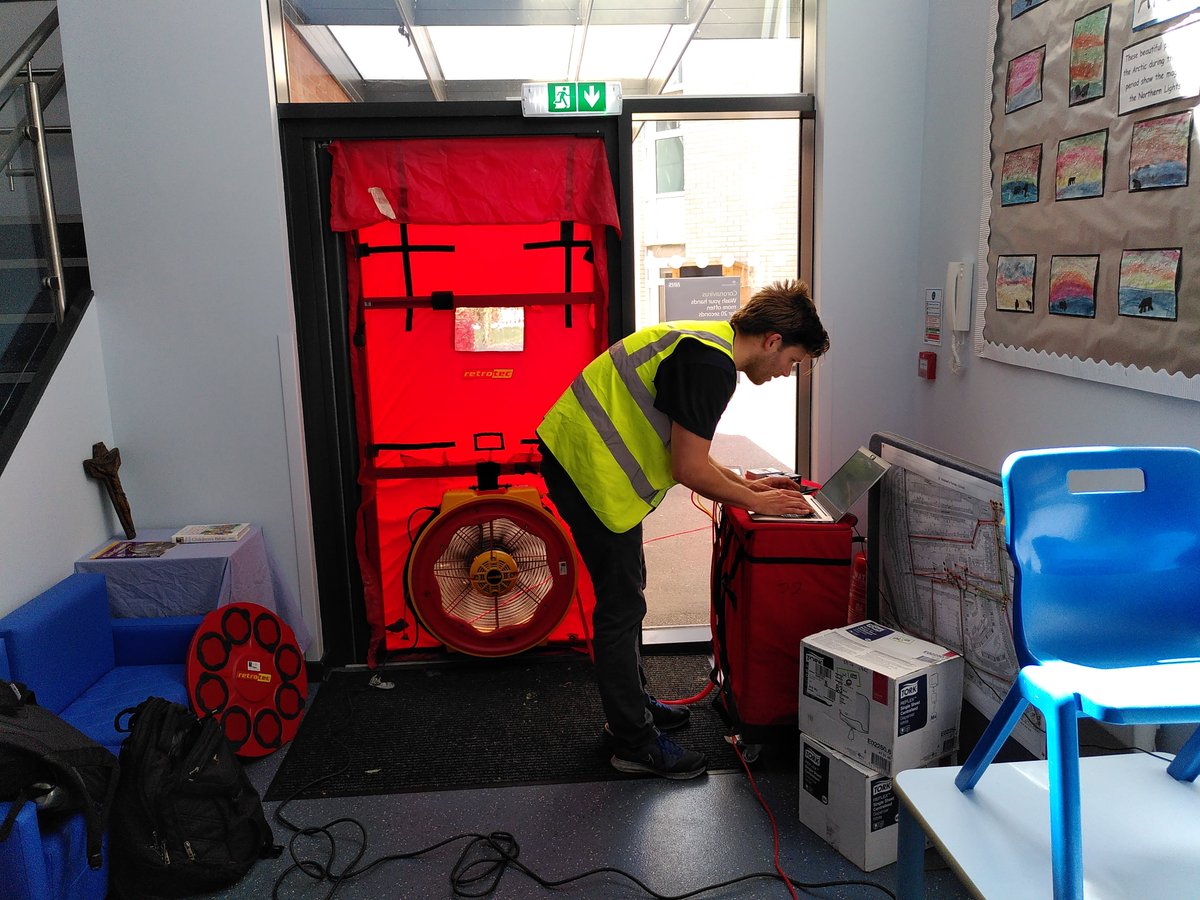 Many thanks to Patrick Chester @enhabitfeed for carrying out a socially-distanced airtest at St.Winifred's RC Primary School #SE12. We were going to make this into a workshop for the year 6 children but will instead share via a short film. @e4everything @jgslater @ActionLewisham