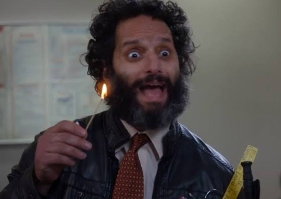 uaiijulia's tweet photo. Se 2020 fosse um personagem de Brooklyn nine-nine, claramente, seria o Adrian Pimento 
#BrooklynNineNine https://t.co/Xw5YrbCrpS