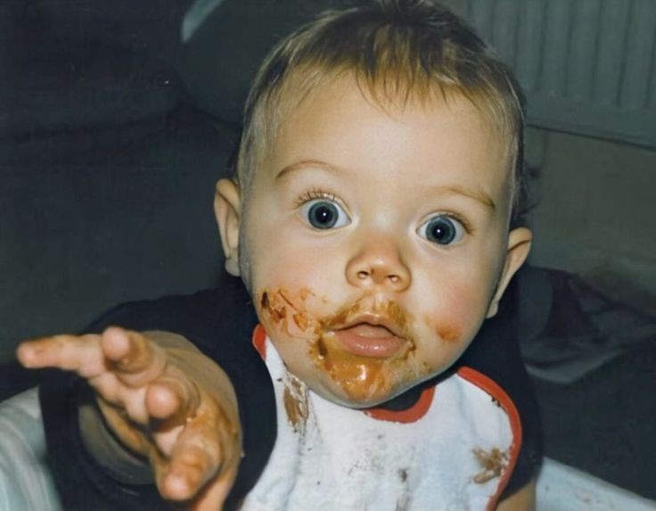 KIMEASE's tweet image. Harry Styles as a baby but as you slide down he grows up and you feel proud; a thread.