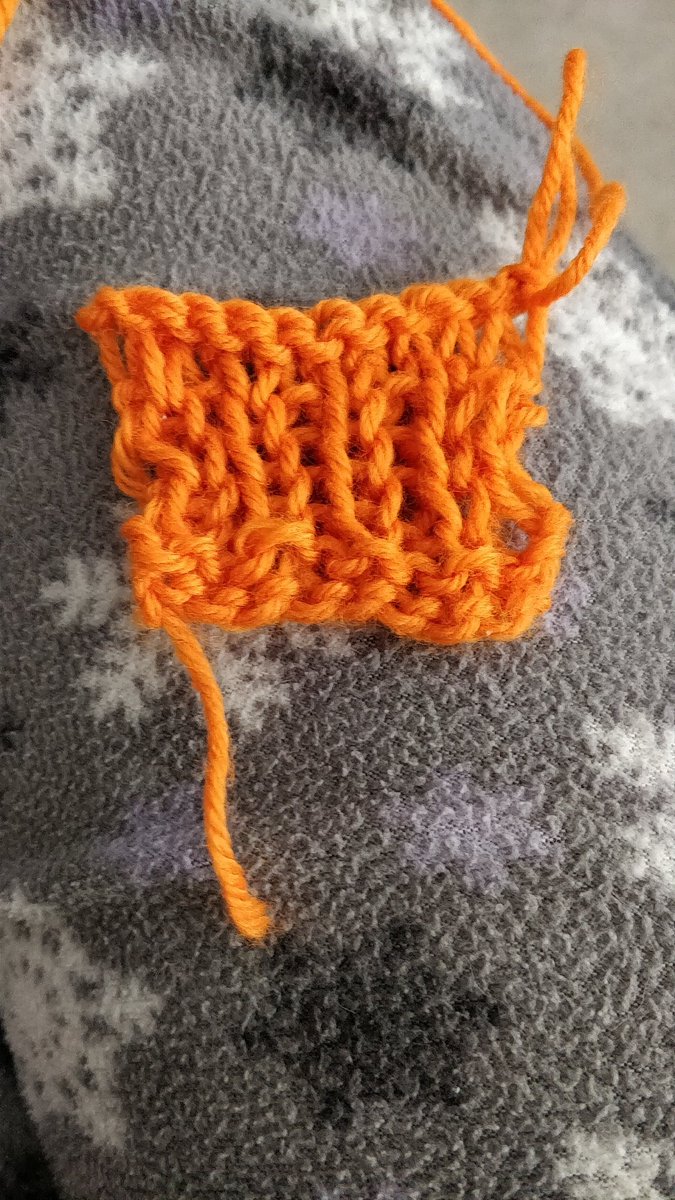 asahearts_'s tweet image. First attempt at both casting on with the long tail method and a #ribknit stitch! Feeling #Creative despite a low mood &amp;lt;3 love yourselves