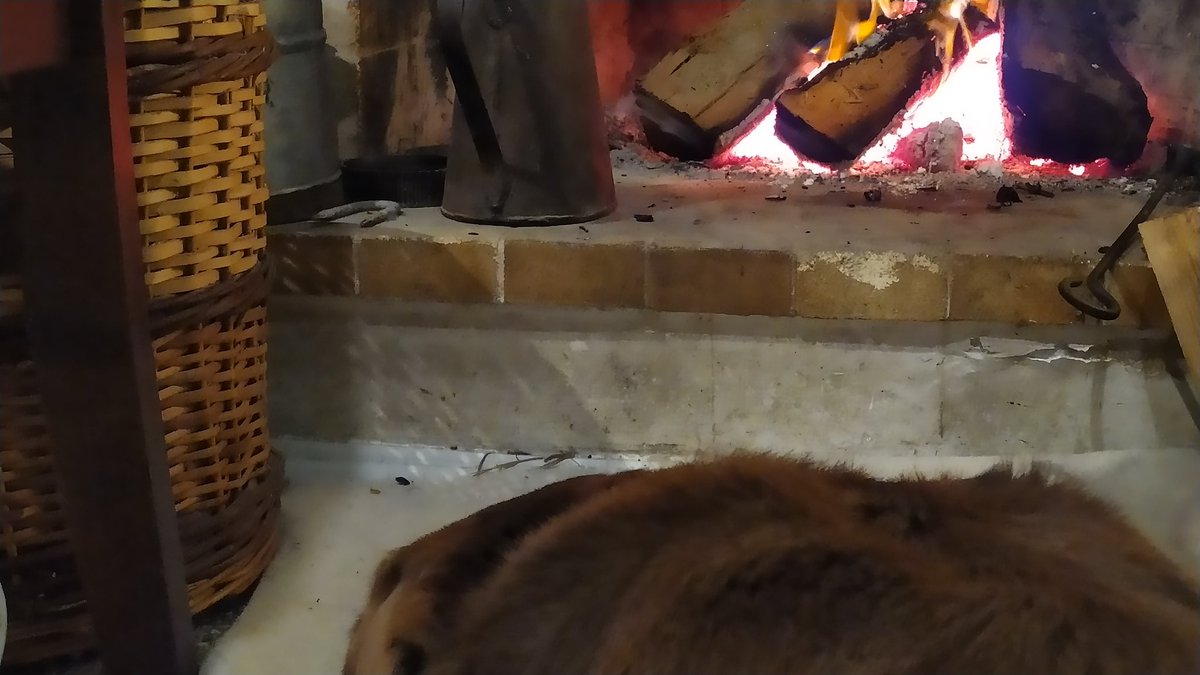 Acá tranquilazo colgado como siempre con el Ruso <a href="/musicaalangulo/">Música al Ángulo</a> <a href="/gastonlepra/">Gastón Lepra</a> <a href="/M24radio/">M24</a> ya volverán aquellos abrazos de alambrado !!!!