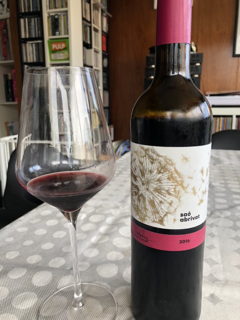 Poll (@lo_shaun) on Twitter photo Segona dia del #vi62020 organitzat per <a href="/LaBodegaBorges/">La Bodega de Borges</a> i disfrutat des de la distància. Avui un Saó Abrivat. Sempre a favor de tot lo que fan a Mas Blanch i Jové.
Esperem l’any vinent ser-hi “de cos present” Segona dia del #vi62020 organitzat per <a href="/LaBodegaBorges/">La Bodega de Borges</a> i disfrutat des de la distància. Avui un Saó Abrivat. Sempre a favor de tot lo que fan a Mas Blanch i Jové.
Esperem l’any vinent ser-hi “de cos present”