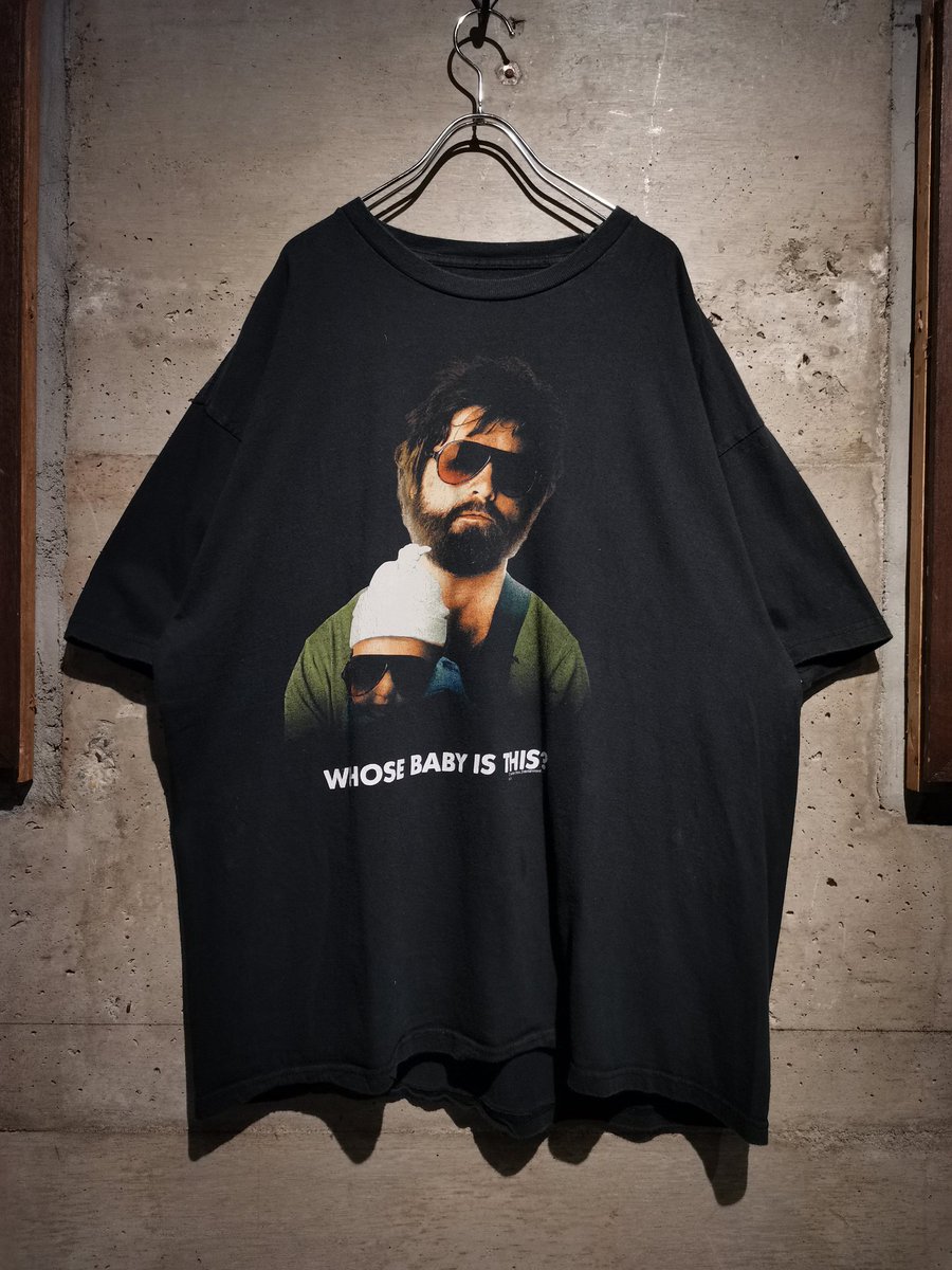 ট ইট র Caka The Hangover Movie Tee 個人的に大好きな映画 ハングオーバーのアランが見知らぬ赤ちゃんを抱いている映画のワンシーンをプリントしたtシャツ ハングオーバーモノって古着で全然見つからない中このデザインは最高すぎ しかもアランってのも