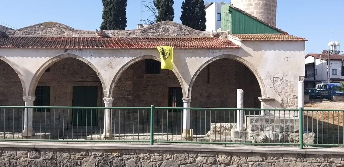 Güney Kıbrıs’taki Tuzla köyünde bulunan camiye Bizans bayrağı asılmasını şiddetle kınıyoruz. 

Rum yönetimi, İslam düşmanlığına son vermeli. İslam düşmanlığını teşvik edenler, himaye ettikleri faşistlerin yol açacağı belalarla er geç yüzleşirler...