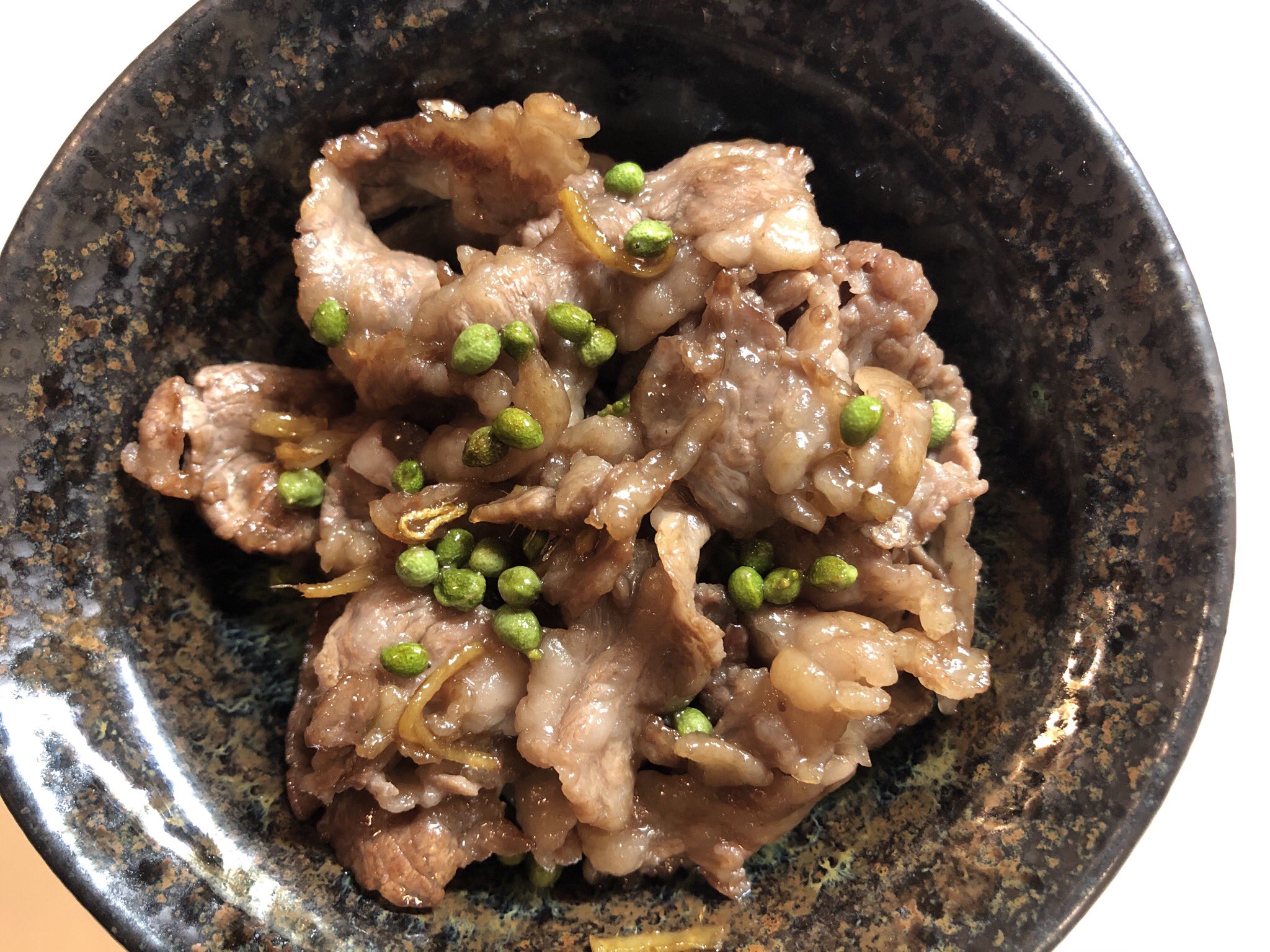 تويتر おりえ على تويتر いい肉とフレッシュな実山椒をサッと炒めたやつ 牛肉 生姜 酒 みりん だし醤油 実山椒 T Co Ytpggwtnwv