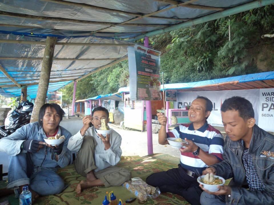 Sarangan dan kenangan 2016, mudah2an masi d beri kesempatan makan baso ke sini lagi 🥺