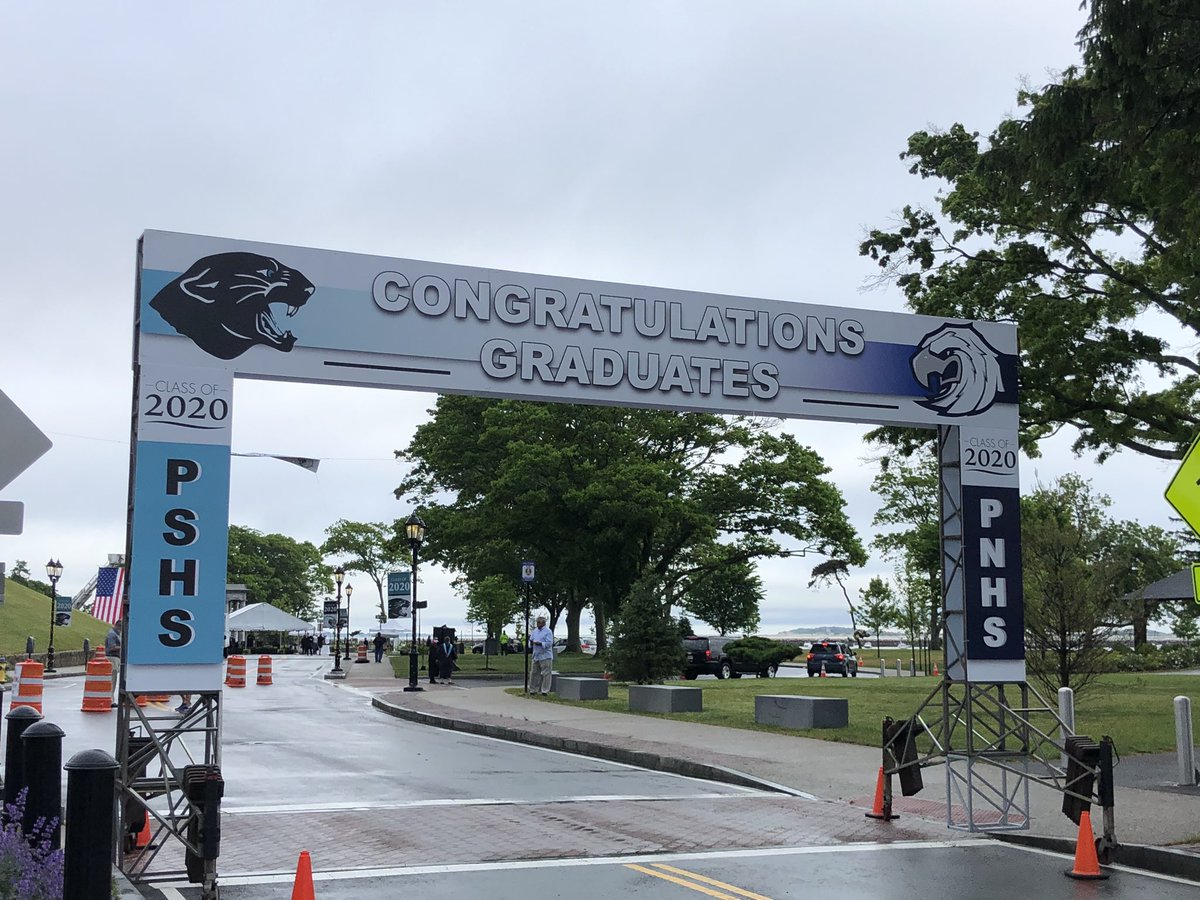 southhighprin's tweet photo. Thanks to the staff of @plymouthsouth @PlymouthNorthHS @Plymouth_Police @PlymouthFireDpt @TownofPlymouth (DPW), &amp; the Sch.Comm, for the incredible support in making a not so normal graduation an event to remember! The tremendous town-wide unified support was just amazing!🎓🎓 https://t.co/nLj60CQZa2