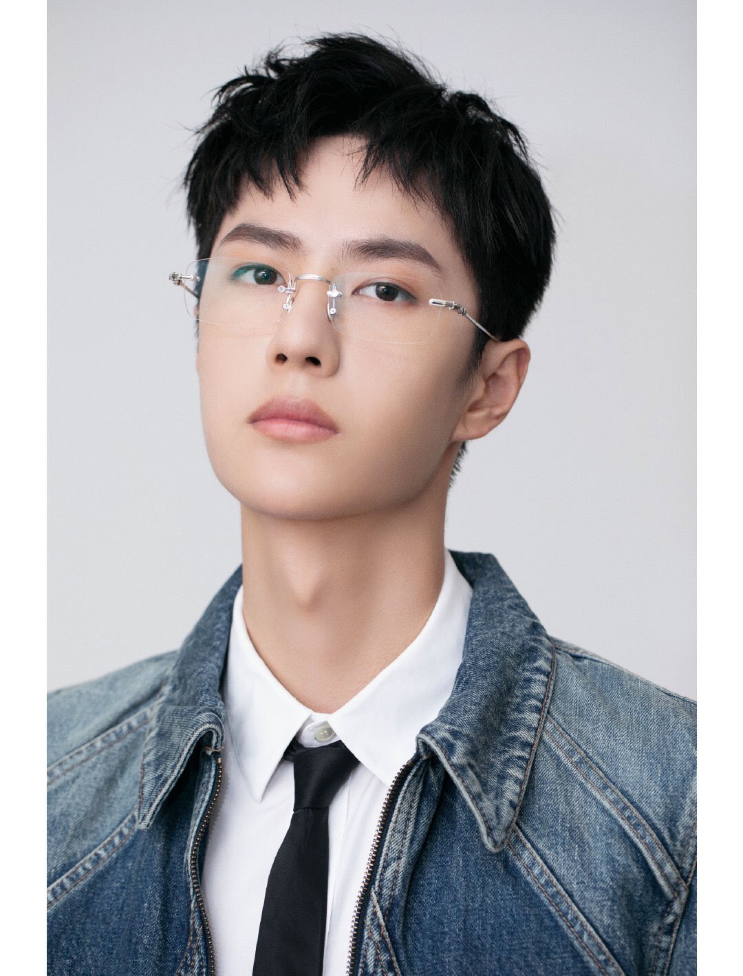 王一博情報局 En Twitter キャーーーーー メガネ Wangyibo Yibo 王一博 ワンイーボー T Co 0cq4xycqyp Twitter