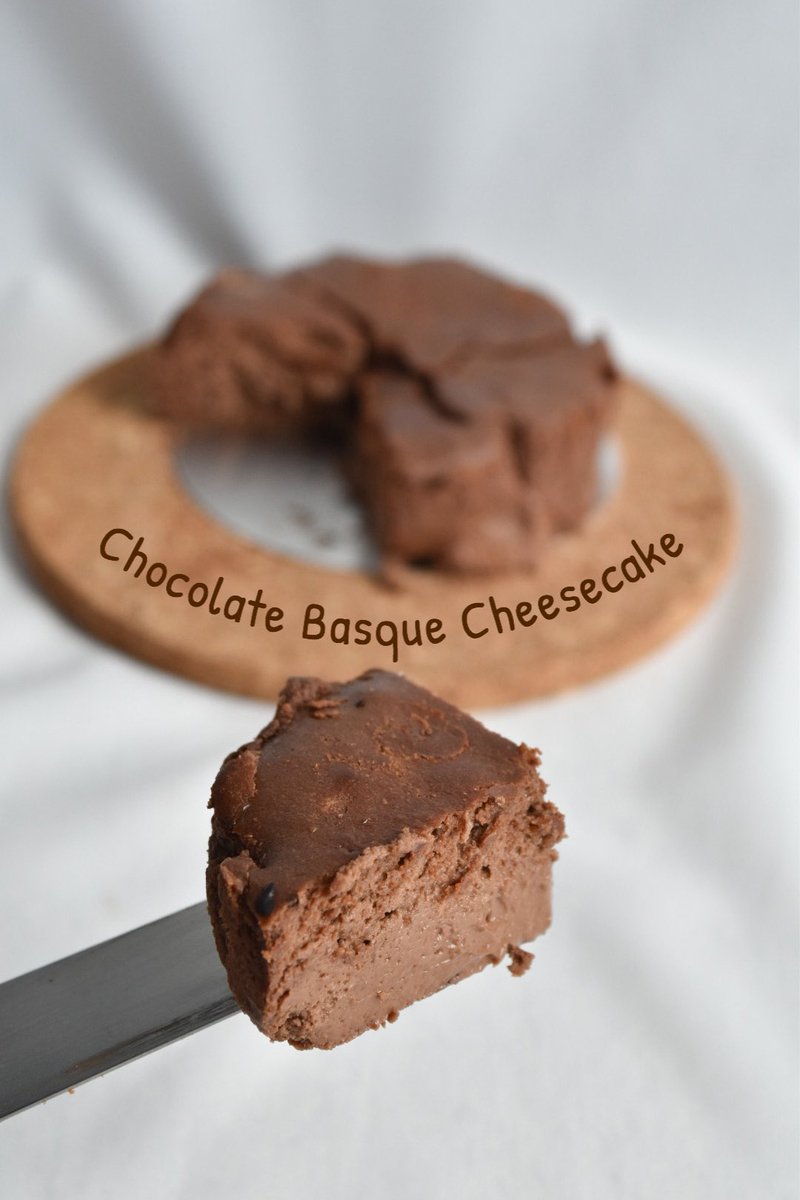 Basque cheesecake สุดฟิน มีให้เลือกหลายรสมาก อร่อยทุกรสเลย นุ่ม ละมุนลิ้น ตัวที่ชอบสุดคือ นูเทลล่า ดีมากๆๆยิ่งแช่เย็นยิ่งฟิน ทักไปสั่งได้เลย 

ig : <a href="/bakerybymi/">bakerybymi</a> 

<a href="/aroii/">@aroii บอกต่อ</a> <a href="/aroypaidaek/">อร่อยไปแดก</a> <a href="/kinjubkinjib/">kinjubkinjib - กินจุ๊บกินจิ๊บ</a> <a href="/Kin24hrs/">กิน24ชั่วโมง</a> 
#ชีสเค้กหน้าไหม้ #ชีสเค้ก #อร่อยบอกต่อ #อร่อยไปแดก