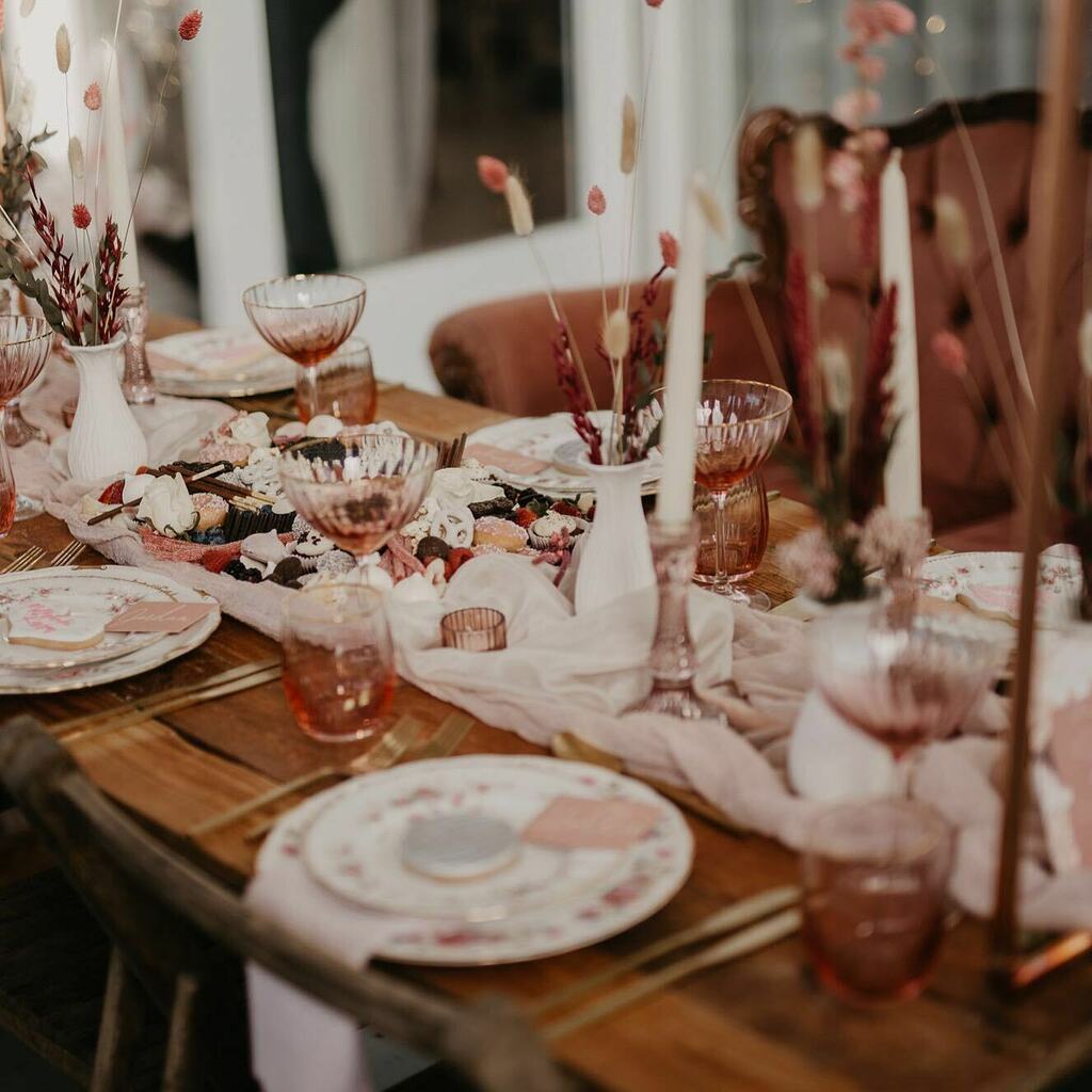 I’ve been more than a little quiet on here as I navigate life in lockdown and moving home, but what better way to come back than with this stunning shoot as part of the Milkshake &amp; kisses workshop featured on @rockmywedding today, such an awesome team an… instagr.am/p/CBIf89jBYJs/