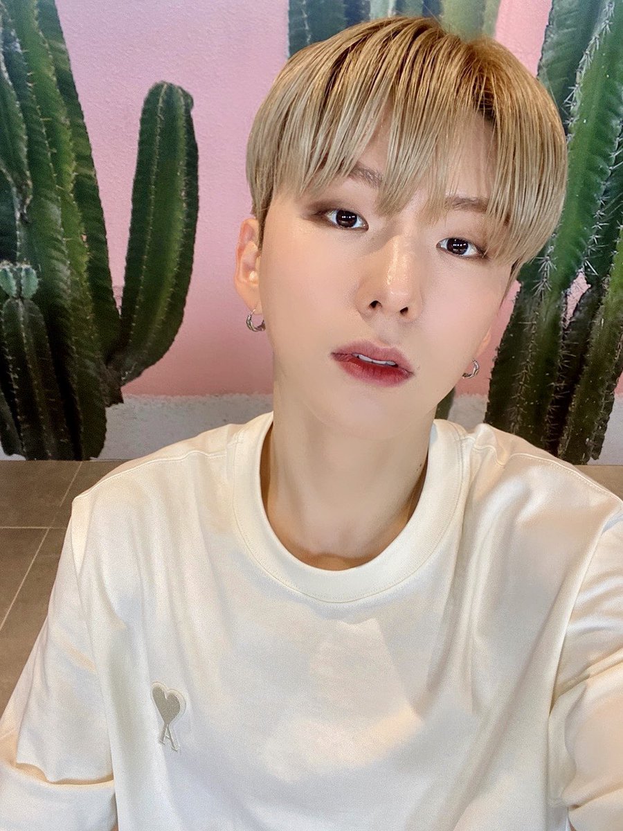 OfficialMONSTAX's tweet photo. [#기현] 오늘 인가 잘 봤어요???
오늘 팬싸도 너무 재밌었다 으히힣ㅎ힣히 https://t.co/nteERwjYpH