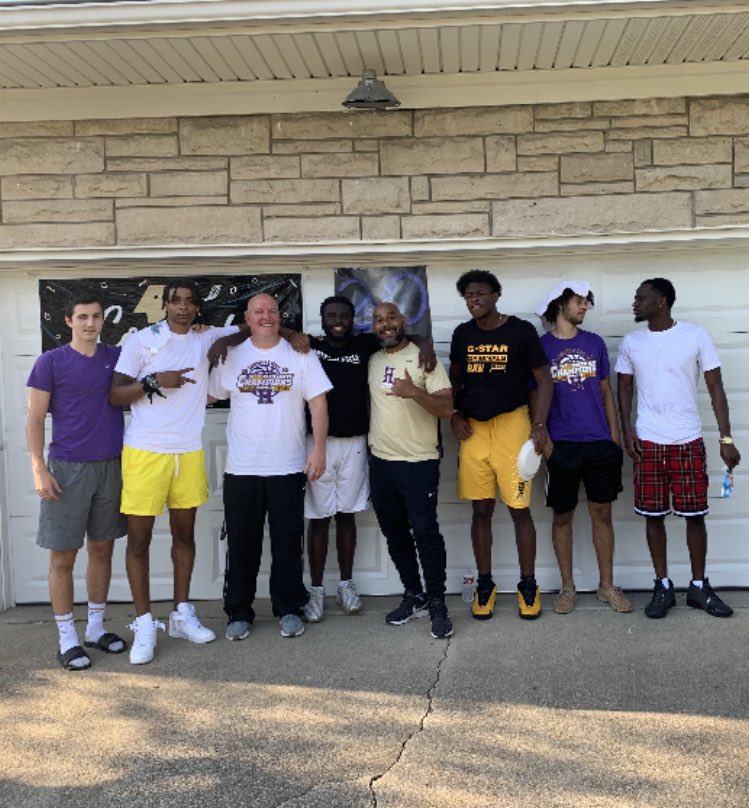 MaleHighBBall's tweet photo. Mr. 1500 had that Pull-Up yesterday and we had a BLAST 😈🏆
Congratulations, Tyren! Can’t wait to see all the amazing things you continue to do out there 🙌🏾
#ForTheH #LaFamilia #LegacyClass #WeAreTheCulture #IAmMyBrothersKeeper https://t.co/XzbdEAtH66
