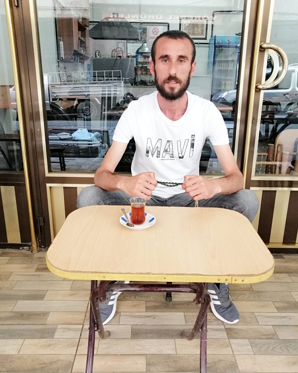 Kim Ne Derse Desin İnsan Umut Ettiği Sürece Yaşar En Umutsuz Anımda Bile Dilimde İki Kelime ALLAH BÜYÜK'tür.. 🙏🙏