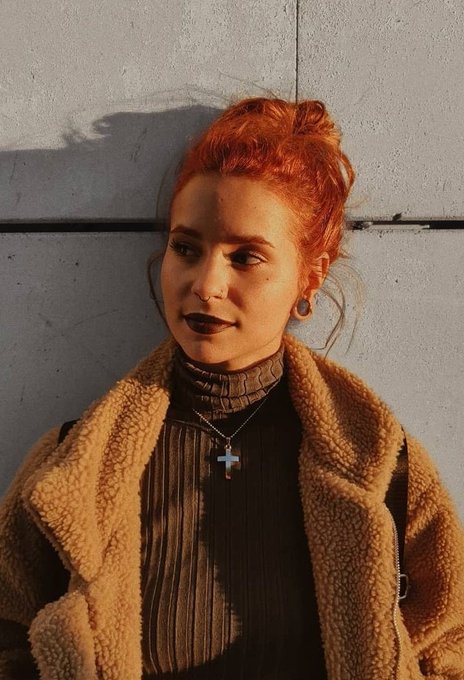 I'm so in love with my hair color rn. Even more than I used to love being redheaded. Black with purple