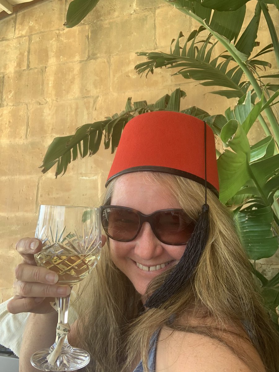 diddlywiddly's tweet photo. Oops #drinkinghat https://t.co/DcfH3id8vX
