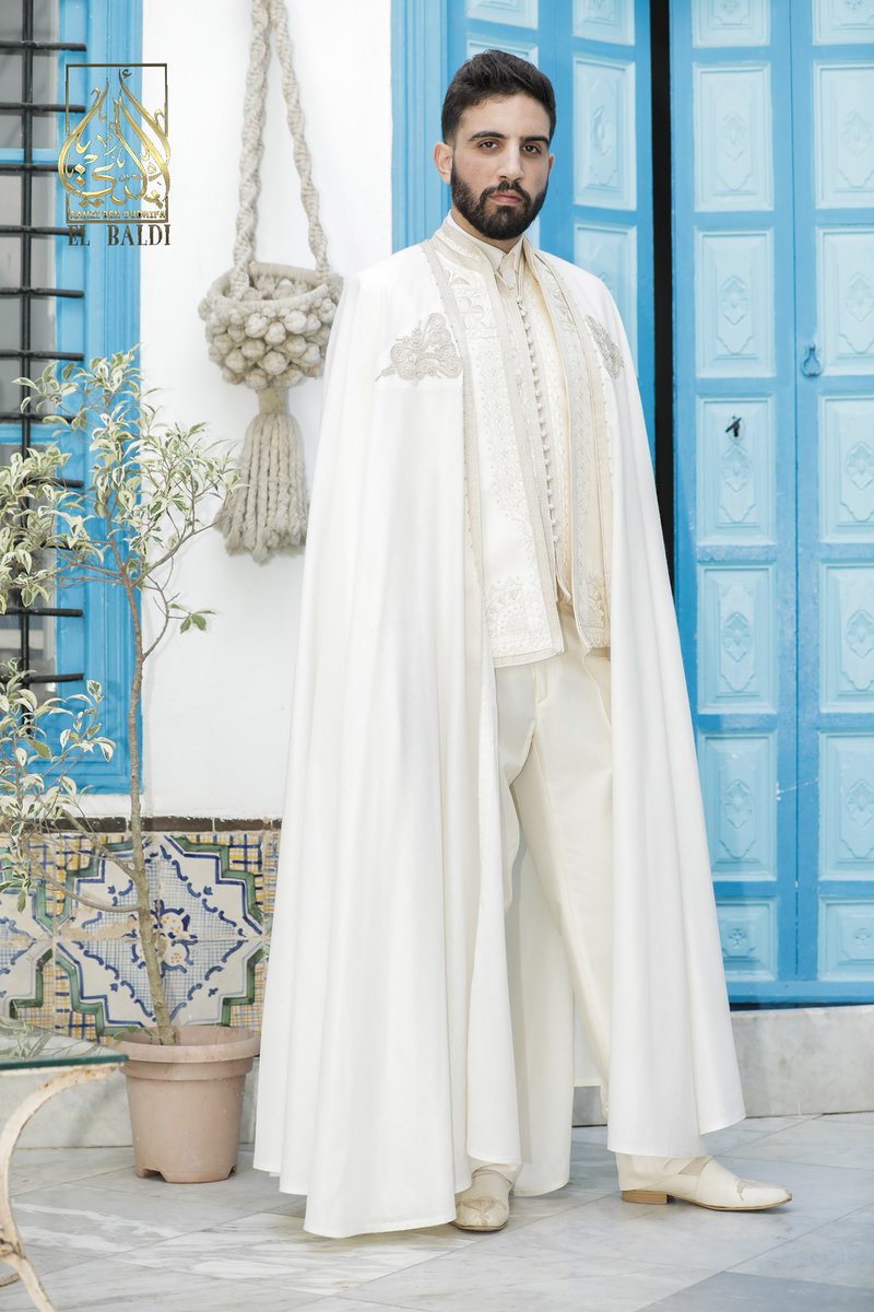menswearcape's tweet photo. #yestocapes #menswearcape #mencape #cape #mencape #bringbackthecape #capethefuture #capa #cloak #modelcape #tabbaro #menswear #capestyle #capefashion #spreadthecape #menscape #dandycape https://t.co/TQ6nGapEt1