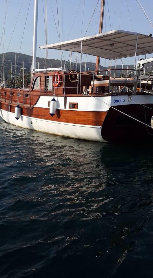 izzet unlu pa twitter sahibinden satilik bodrum yapimi 2015 model ahsap ayna kic tek direk 15mt 3 kabin 2 master 1normal 7kw onan jenerator 185hp perkins motor krom donanimli fiyat 95 000 usd https t co auu32wvpok sahibindensatilik izzet unlu pa twitter sahibinden satilik bodrum yapimi 2015 model ahsap ayna kic tek direk 15mt 3 kabin 2 master 1normal 7kw onan jenerator 185hp perkins motor krom donanimli fiyat 95 000 usd https t co auu32wvpok sahibindensatilik