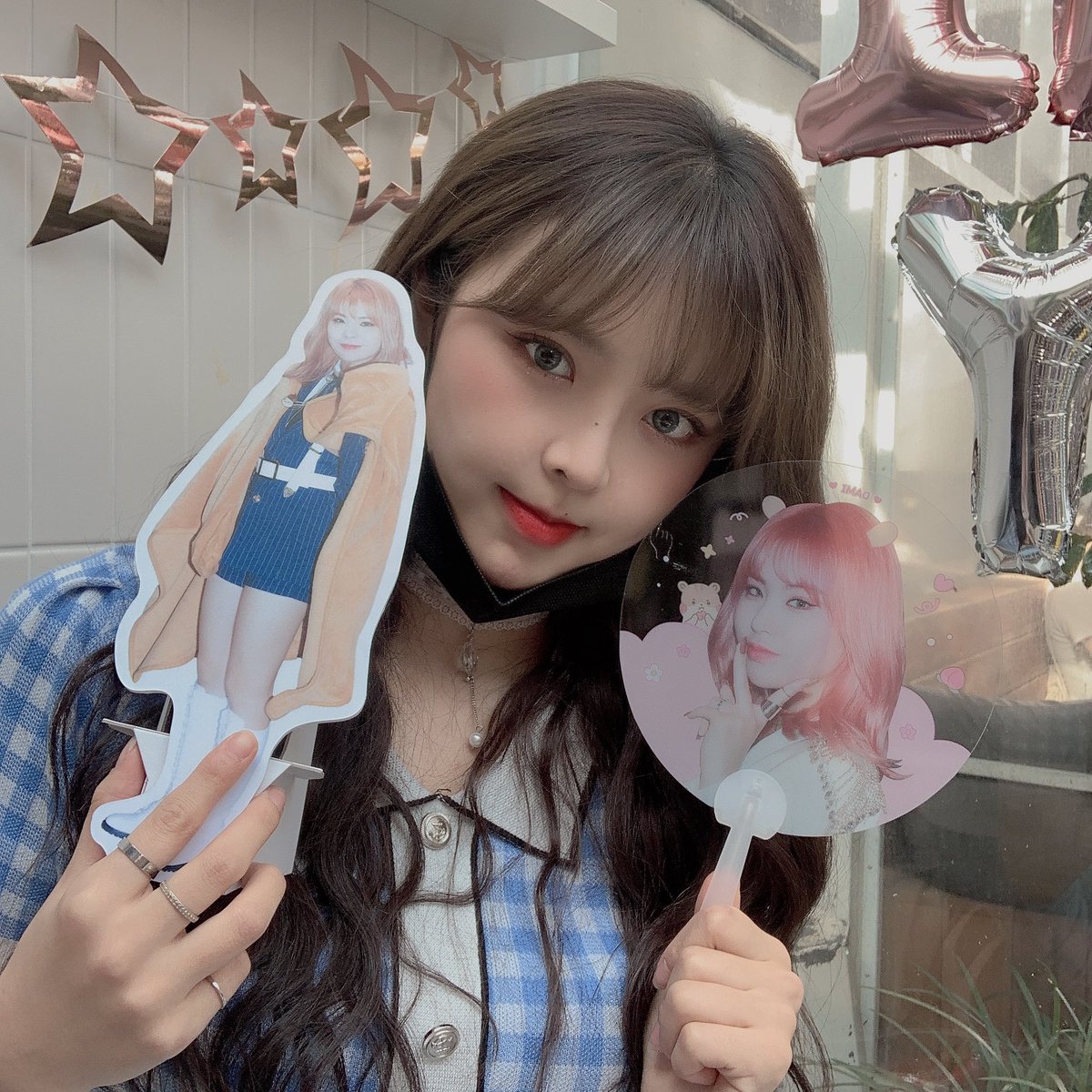 ANS_official_'s tweet photo. [#제이]

우리 말랑 콩떡이 생일 카페 다녀왔어요😝👏👏많은 팬분들이 와주셔서 뭔가 뿌듯하면서 신난 하루였어요❤내 사랑들 없으면 어찌 살았을지...🥺 다들 제랑해요💙🦈(마지막 그림은 여러분 생각하면서 제가 그린 장미꽃이에요🥀)
.
.
.
#ANS #Angelnsoul #제이 #에이엔에스 #J https://t.co/A7iGKlgHZG