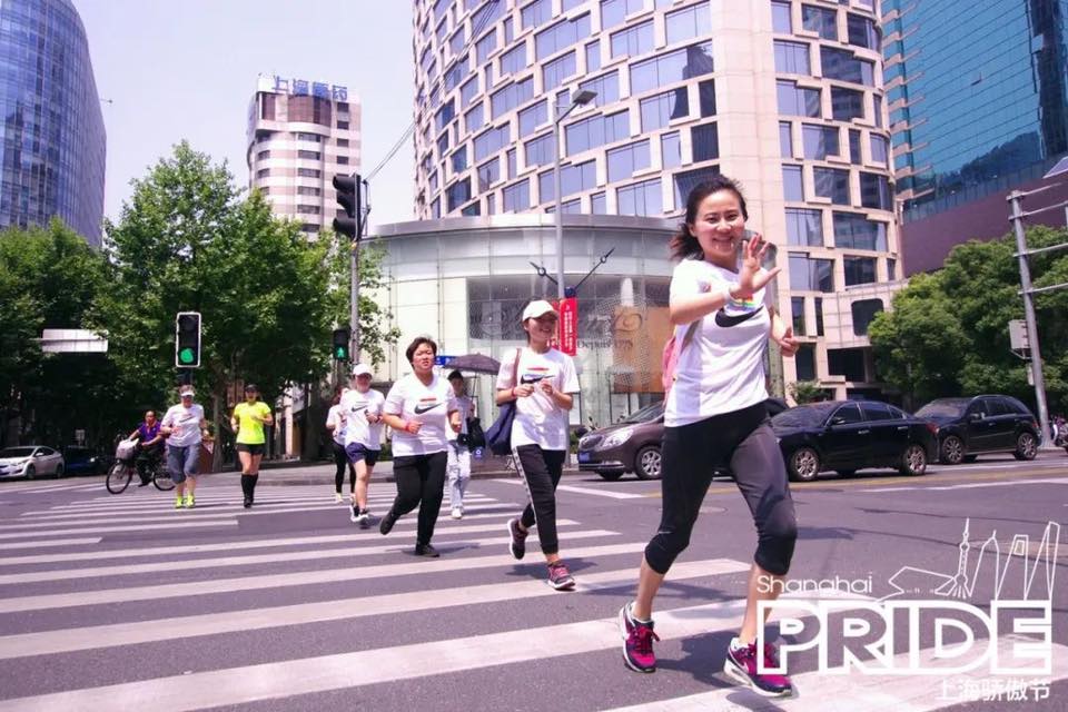ShanghaiPride's tweet photo. 6/14 marks the eighth annual Pride Run event Rainbow!
As all spots are taken, we are beyond grateful for everyone's support! Let's step into Pride12 hand in hand🌈

#敢曬敢驕傲 #ShanghaiPRIDE #queer #Pride #festival #Shanghai #ShPRIDE https://t.co/p58cUQ47xi
