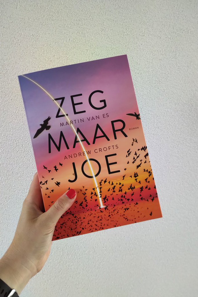 #Hebbanbuzz 4: Quote uit recensie: 'Na deze roman gelezen te hebben kun je niet wachten totdat het daadwerkelijk 12 min. zwart wordt in de wereld en Jezus de mensheid wakker schudt.' ⭐⭐⭐⭐ Zie: hebban.nl/recensie/lisa-… <a href="/Hebbannl/">Lezerscommunity Hebban.nl</a> <a href="/The_JoeProject/">The Joe Project | Call Me Joe | Zeg maar Joe</a> #CallmeJoe #ZegmaarJoe