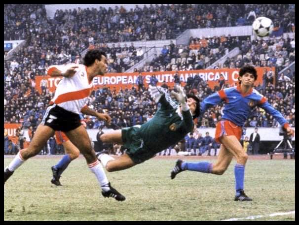 Feliz cumpleaños Antonio Alzamendi Casas, autor de gol más importante en la historia de River Plate. <a href="/Alzamendi_ok/">ANTONIO ALZAMENDI CASAS</a>