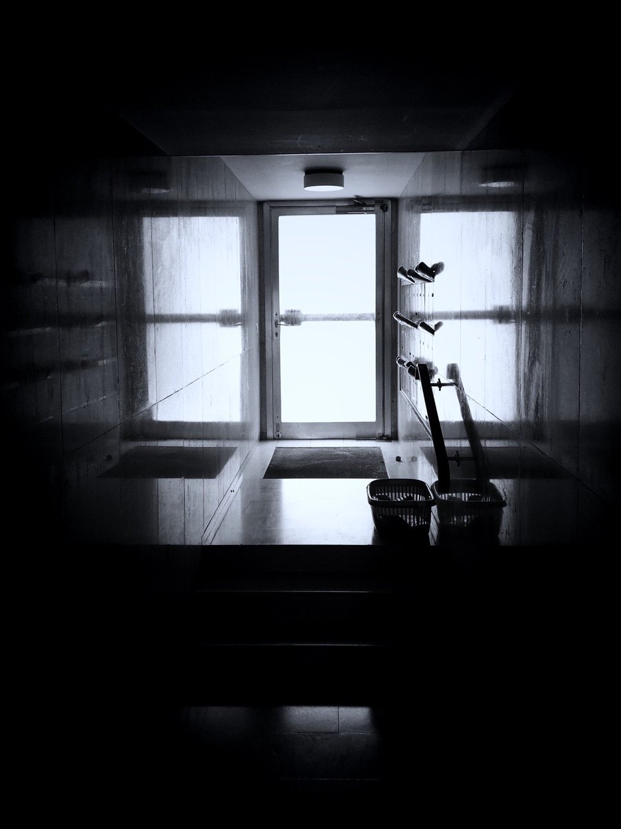 carstenruhr's tweet photo. Exit
.
.
#Photography #blackandwhite #blackandwhitephotography #art https://t.co/LfEKUdZvRu