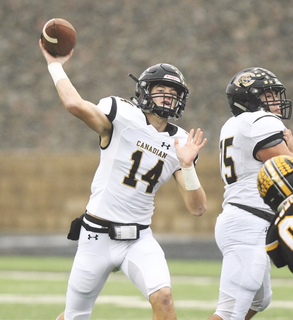 PressPassSports's tweet photo. With workouts starting tomorrow it’s only fitting to take a look at some new names for the upcoming football season. So here’s 10 breakout players to watch in 2020 #txhsfb ... @JoshuaCulwell @carr_kaden @THS_FB @RolanSmith44 @PaloDuroDonsFB @bell_trever https://t.co/LPgBUXtBK3 https://t.co/iWkMsOM5o7