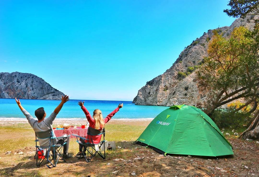 Antalya, Sazak Koyu Adrasan’da sevdiğinle kamp yap.