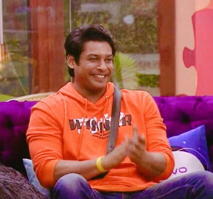 Memories of A Fangirl and  #SidharthShuklaTHREADS of My Letters For  @sidharth_shukla When he was in Bigg Boss House and Came Outside as a Winner.First One