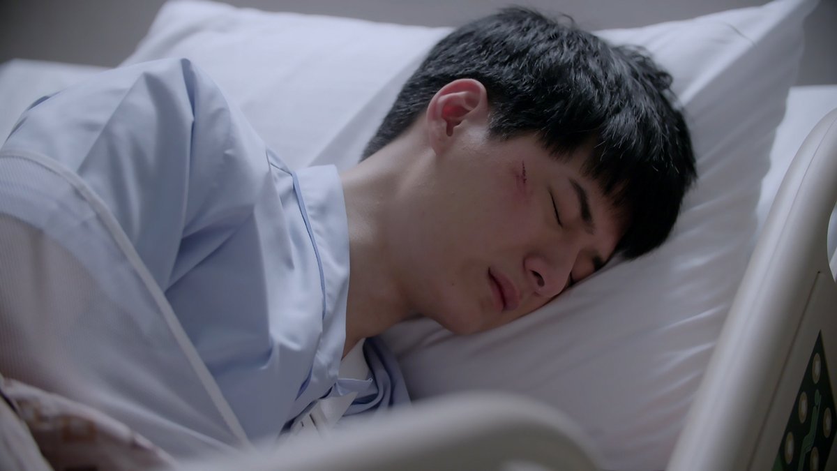 GMMTV's tweet photo. คนที่เธอ มองด้วยแววตาแบบนั้น
เป็นฉันจะได้หรือเปล่า สักครั้งที่ฉันไม่ใช่แค่เงา...
@Squiddy6 @kristtps @kayavine

#WhoAreYouEP12 #GMMTV #GMM25 https://t.co/yIpvcRacdB