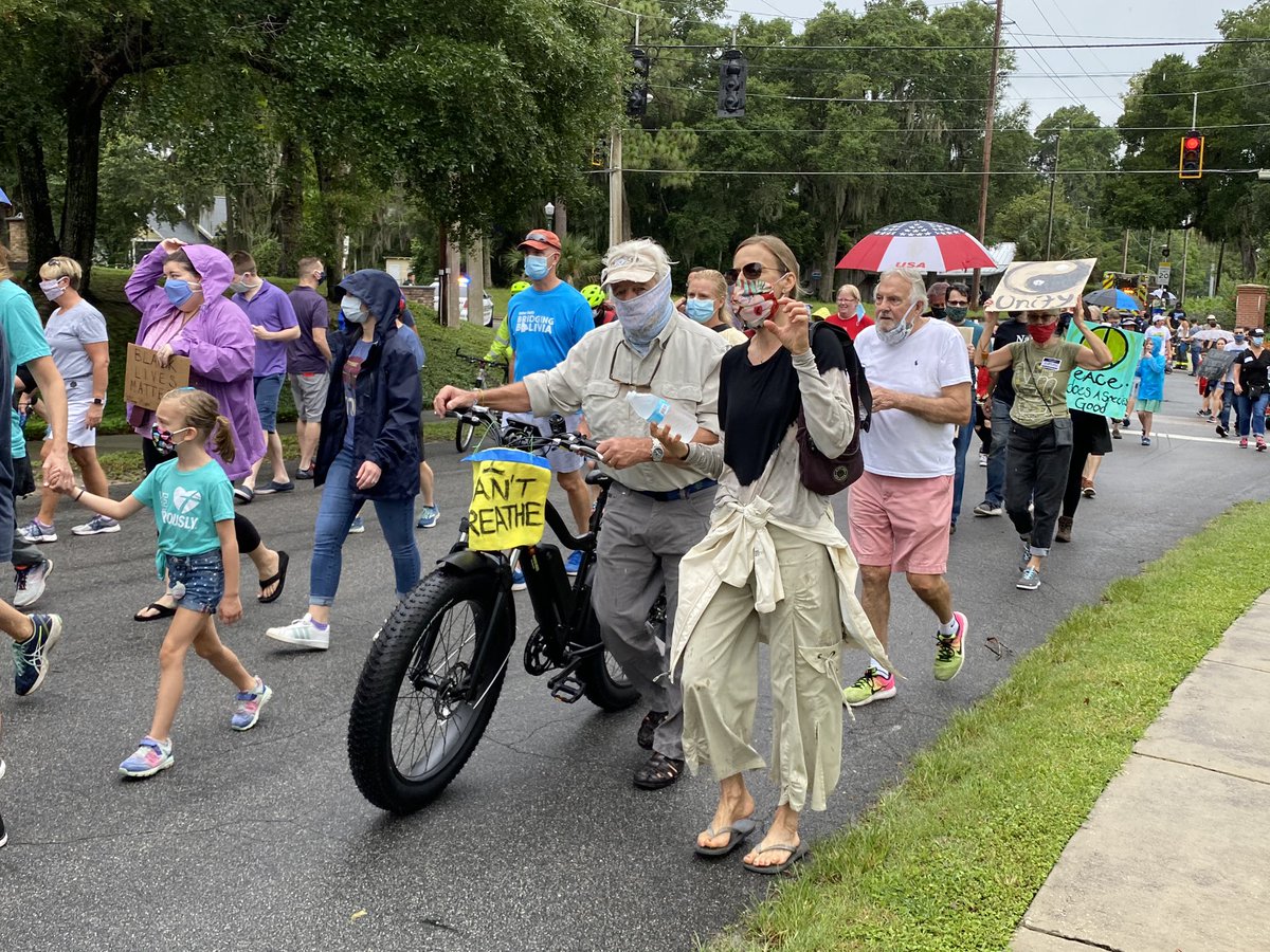 DC_SLP_roxbrown's tweet photo. A few photos of #MountDora #UnityWalk Saturday. #everyvoicematters in the fight for #BlackLivesMatter https://t.co/CB4SdAInHN