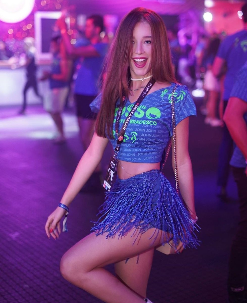 NxstyxR_'s tweet photo. Carnavales. El único precedente 🙊
#KeepingUpWithAKP https://t.co/HtLVyaGsD4