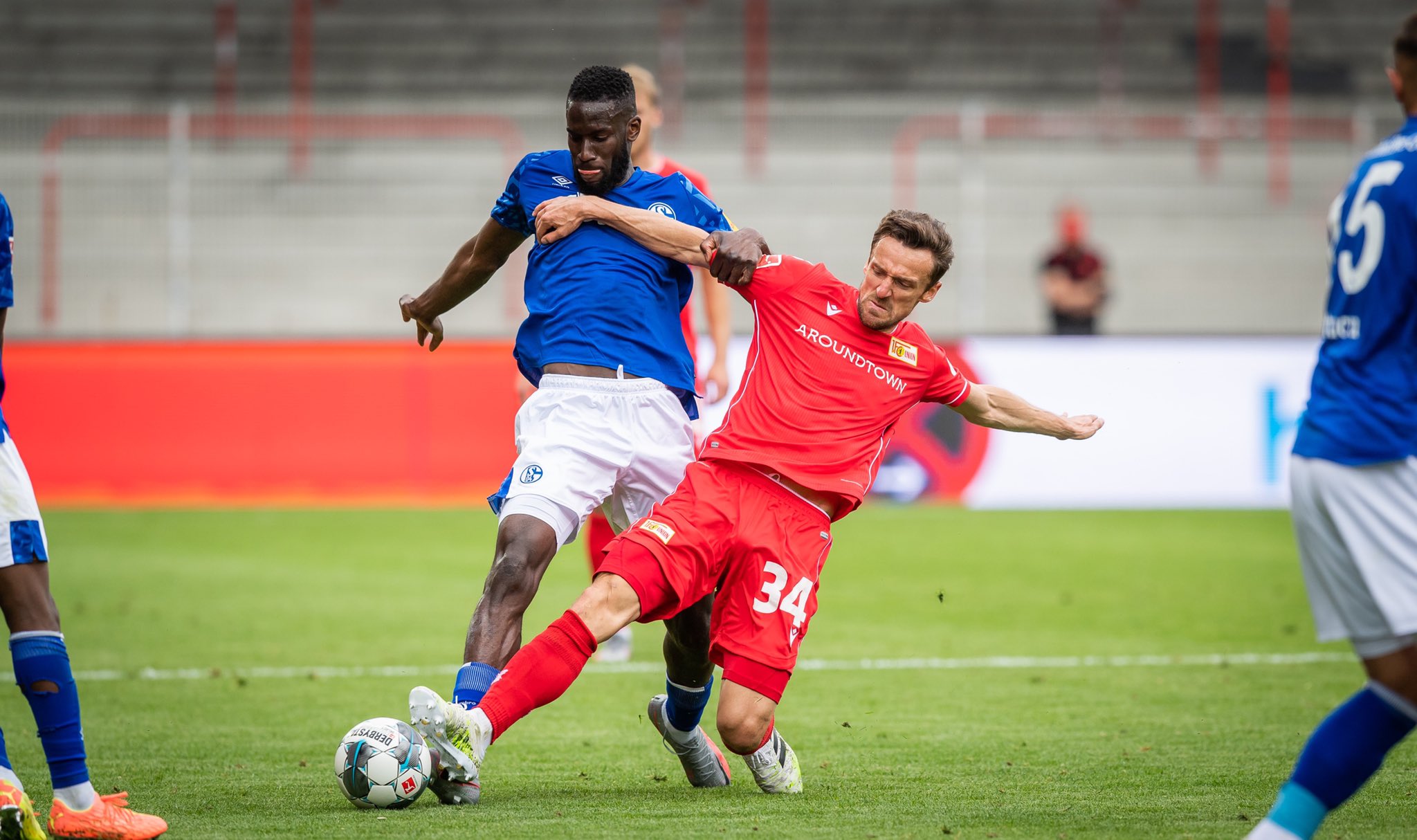 Union Berlin and Schalke players during their match. (Credits: Twitter/ FC Union Berlin)