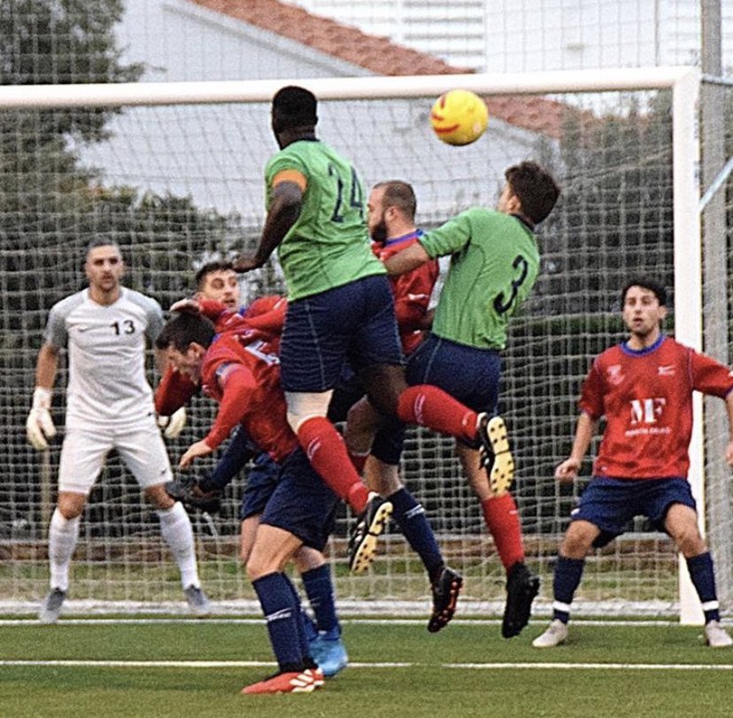AtlBisbalenc's tweet photo. I avui començem amb les renovacions del primer equip!
La nostre defensa estarà ben cuberta un any més!!
El nostre gran capità Bulahi Samasa i el jove talent d’en Francesc Pascual tornaran a vestir de vermell i blanc i defensar aquests colors amb tot el possible!
#centrals #24 #3 https://t.co/052Fw5vKOd
