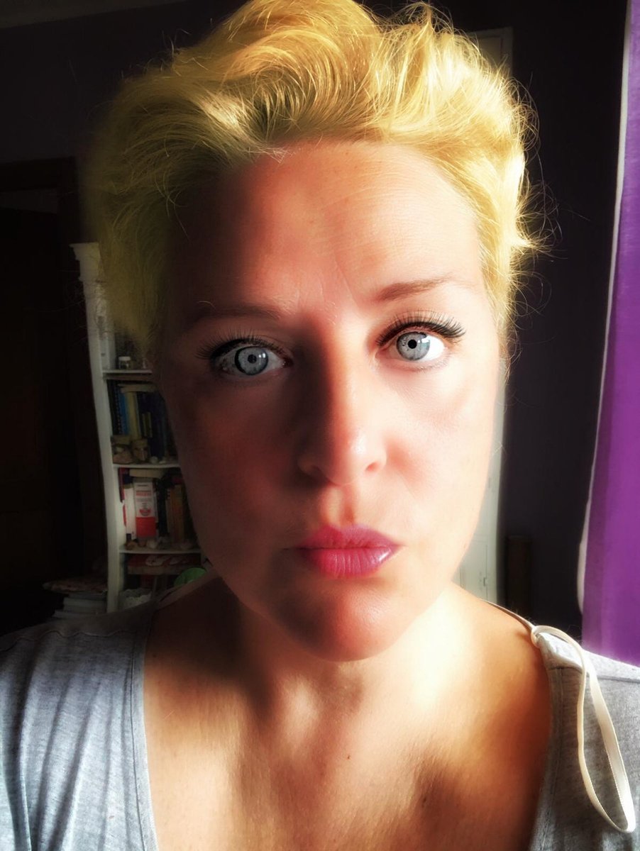 MelaniaV72's tweet photo. Thinking...
#selfie #thinking #thinkpositive #melaniaangelikviolentano https://t.co/EHrBNror55