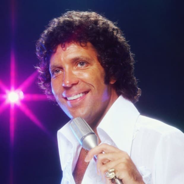 Happy birthday to Welsh singer, actor and television personality Tom Jones, born June 7, 1940. 