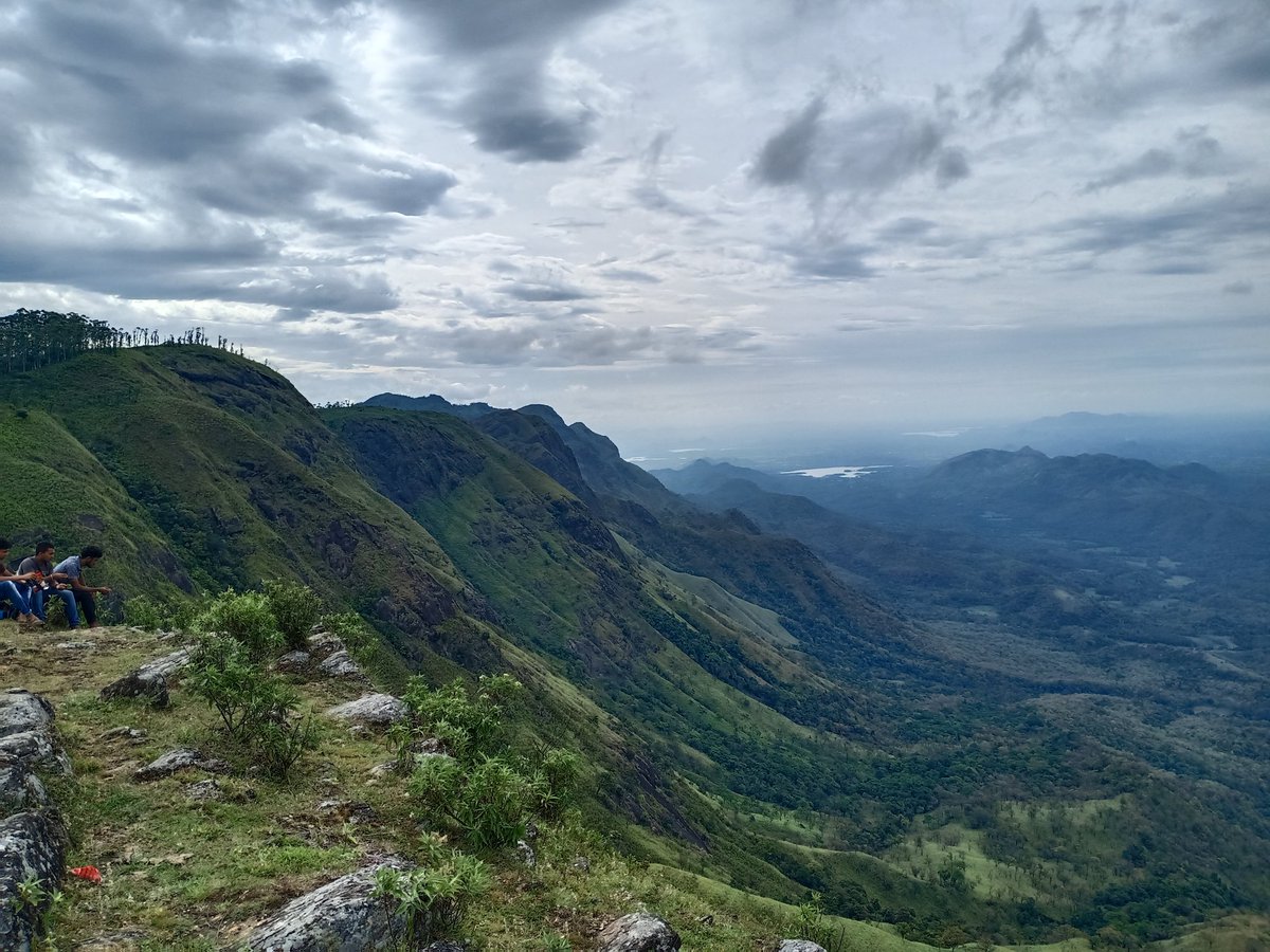 tyron1808's tweet photo. Beauty of Lanka
#traveltheworld 💪💪 #miniworldsend❤️🙈 #lunugala #madolsima #srilanka🇱🇰 https://t.co/AWKnZbXMnv