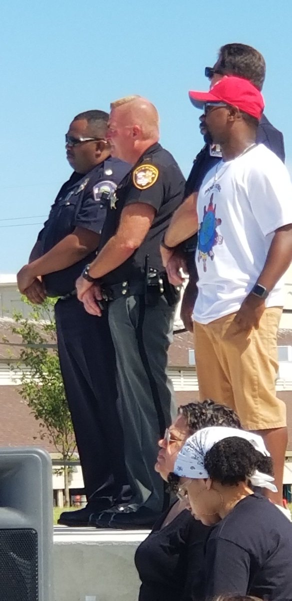 eriecountydems's tweet photo. Erie Couty Sheriff Paul Sigsworth, Citu of Sandusky Police Chief John Orzeck, Interim Perkins Twp Police Chief Vince Donald #SanduskyUnity #WeAreInThisTogether @eriecountydems @ECYDOhio @ohdemchairs @OHDems https://t.co/bRPa1pa09U