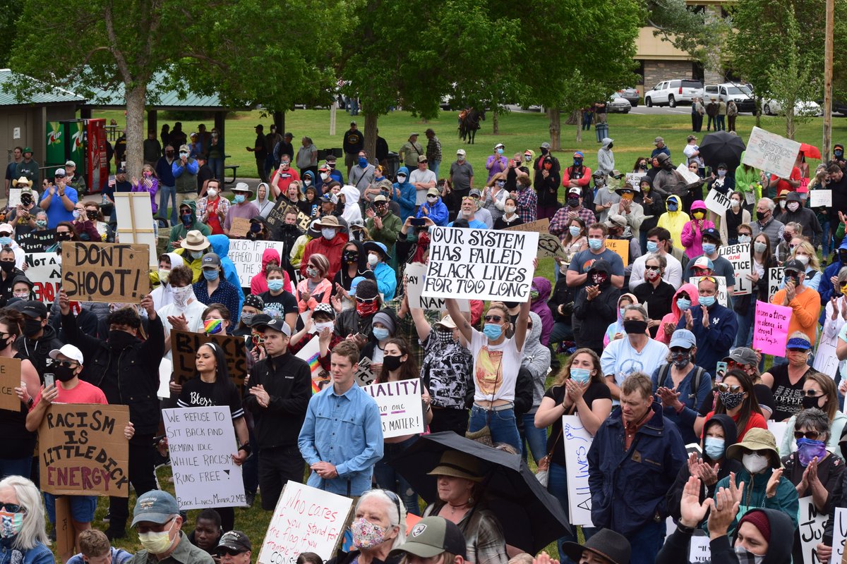 YellowstoneGate's tweet image. Hundreds gather in Cody to protest racism, excessive force

yellowstonegate.com/2020/06/hundre…