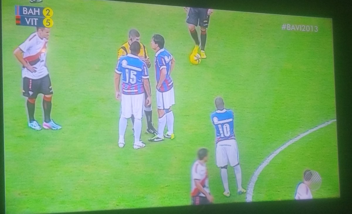 itolindoo's tweet photo. E aí, @ECBahia? Será que ainda dá pra empatar? 😂 #BAVI2013 https://t.co/0KcIHbUfOy