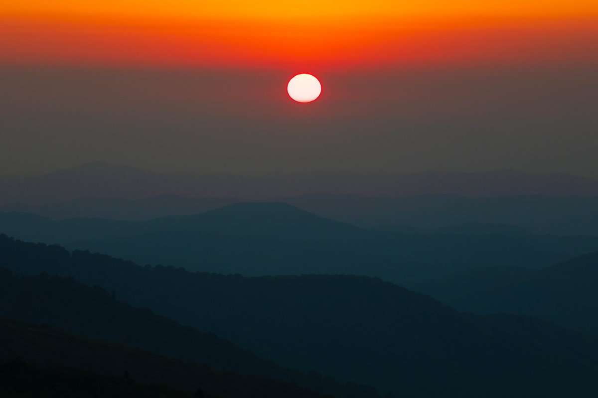 Brian_Murphy_'s tweet photo. Another sublime sunset on Roan Mountain!

#InternationalTrailsDay | #MyCanonStory https://t.co/zjwxMDwiq6