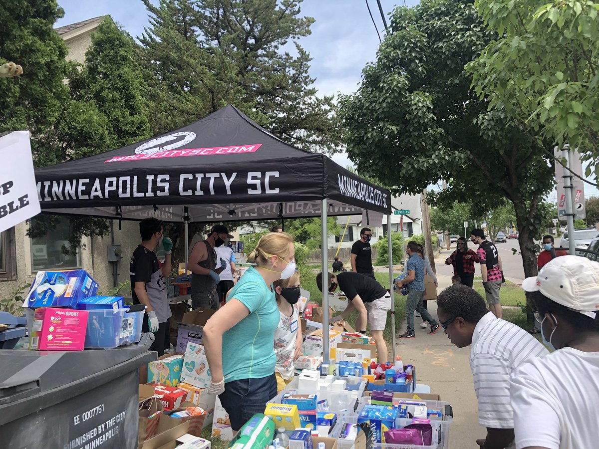 TCSolFutsal's tweet photo. S/o to the ppl of Mpls/St.Paul for donating time, energy, &amp; resources to serve the community! Thx to our friends @mplscitysc for using their platform for good. Thx to our amazing #Solsquad coaches, families, and players as well. This is what community looks like! 💪😤🤝 https://t.co/3ylSHwllU0