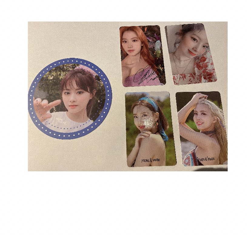 m58739093's tweet photo. twiceトレカ交換
求more&amp;moreトレカ
譲お写真
BTS譲れるもの何枚かあるのでそちらとtwicemoreとのトレ🙆‍♀️
#btsトレカ交換
#BTS交換
#BTSトレカ
#twice交換
#twiceラントレ交換
#twiceトレカ交換 https://t.co/349dvaZVZP
