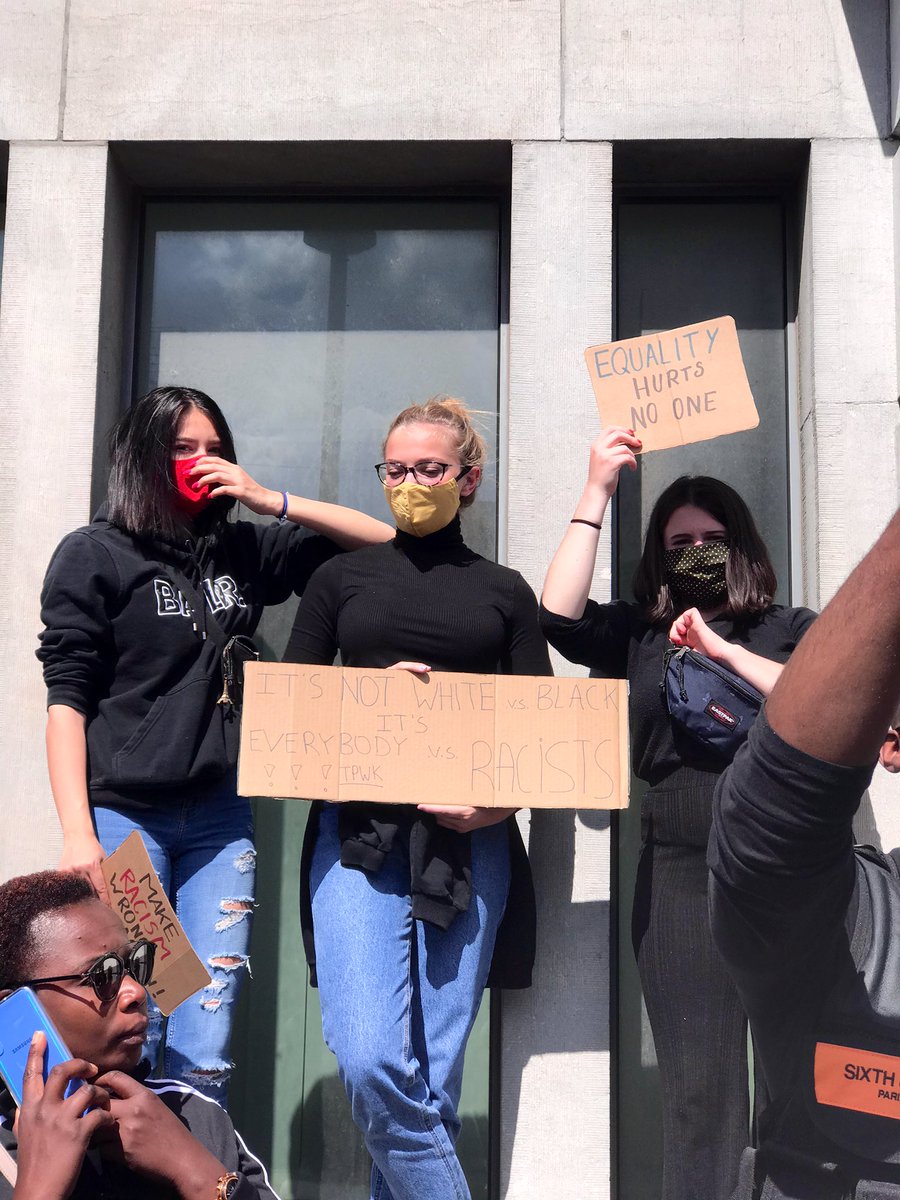 #Brüksel’de #GeorgeFlyod protestosu.. Adalet Sarayı önünde toplanan her yaş, her renkten insan ırkçılığa, ayrımcılığa hayır! dedi. 📸: <a href="/YusufHatip6/">Yusuf Hatip</a>  aa.com.tr/tr/dunya/bruks…