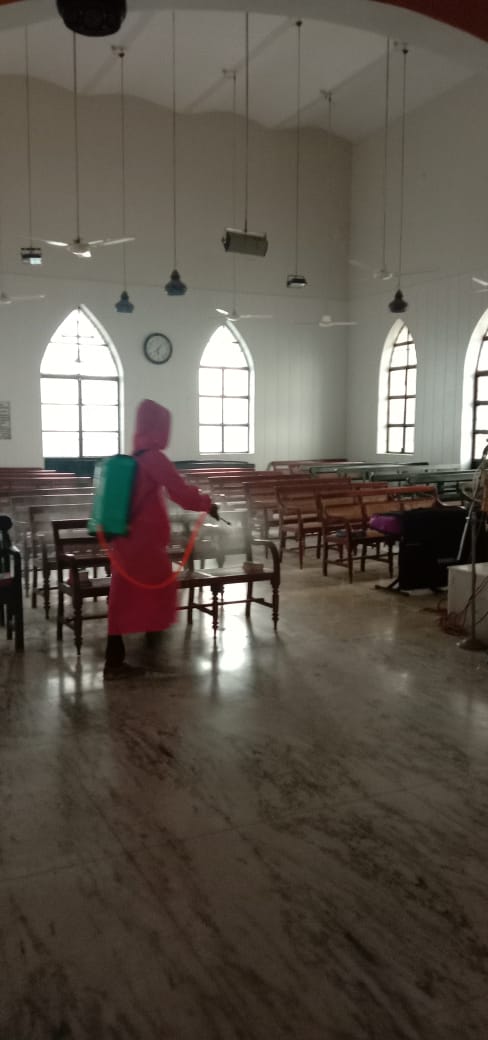 BandaFob's tweet image. कानपुर में 10 जून तक धार्मिक स्थल नहीं खुलेंगे। जिला प्रशासन द्वारा आज धार्मिक स्थलों को #sanitize कराया गया। धार्मिक स्थलों को बंद रखने का निर्णय धर्म गुरुओं व अधिकारियों ने लिया मुख्य सचिव के आदेश के अनुपालन में।
#unlockone