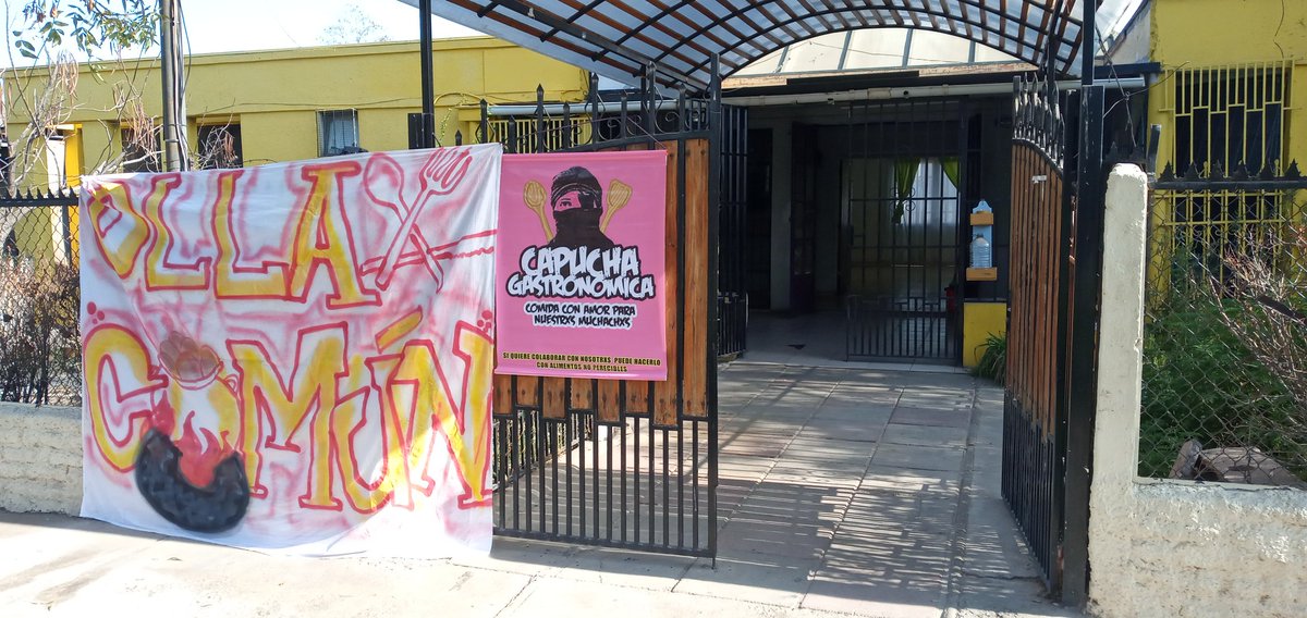 CapuchaGastron's tweet photo. Instalados ya en población San Ricardo, Puente Alto. Desde las 13:30 porotada pa' nuestro pueblo💪🏼😊👏 https://t.co/tOELPARo2K
