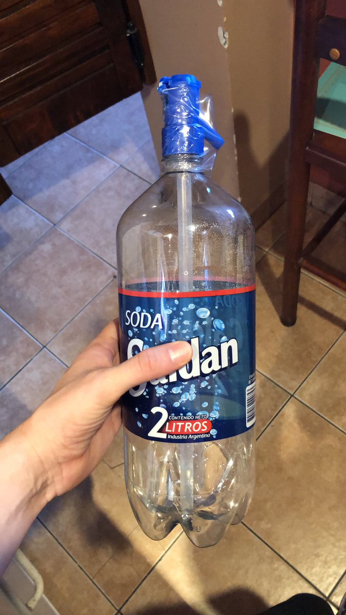 LunaFer9's tweet photo. @SaldanSoda me llegó una soda cerrada pero sin el o tenido https://t.co/Uz5E2uBdCl
