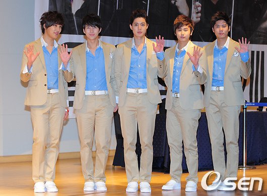 keshagrace501's tweet photo. I have to go sleep now. Jalja yeoreubeun 🤗🤗🤗
I'll continue this later.

#SS501XV YearsWith UsTripleS
#SS501 https://t.co/0YDj41haIa